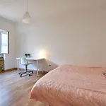 2 Bedroom Apartment In Alameda
